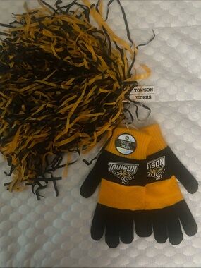 NWT Towson University Black and Gold embroidered Touchscreen Gloves & Pom Pom